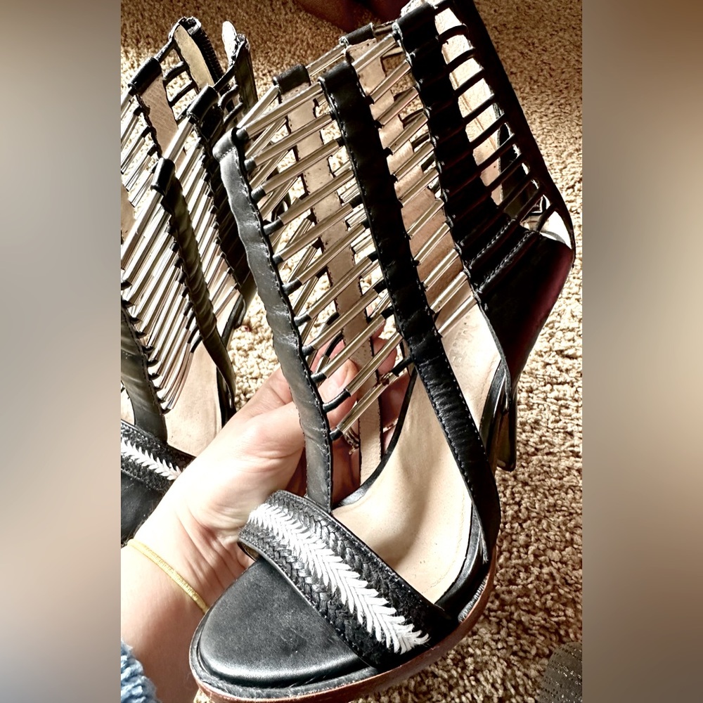 LAMB Gorgeous Black Leather Fun Cutout Heeled back Zipper Ivory Black - Picture 3 of 13